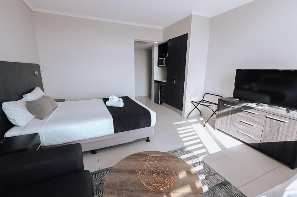 Sunshine Tower Hotel Кернс Екстериор снимка