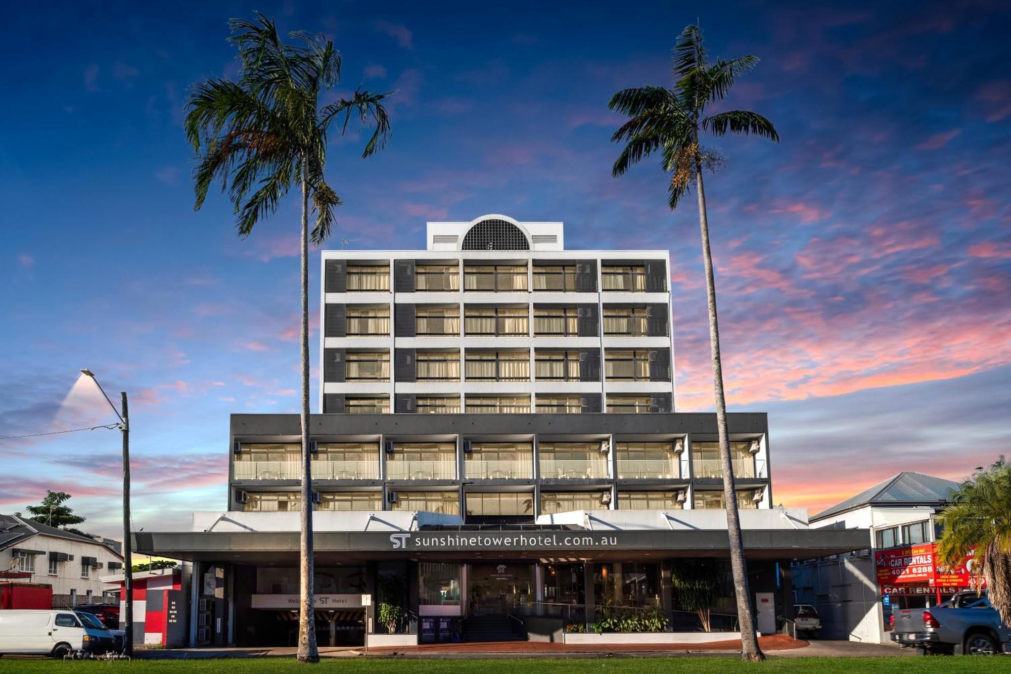 Sunshine Tower Hotel Кернс Екстериор снимка