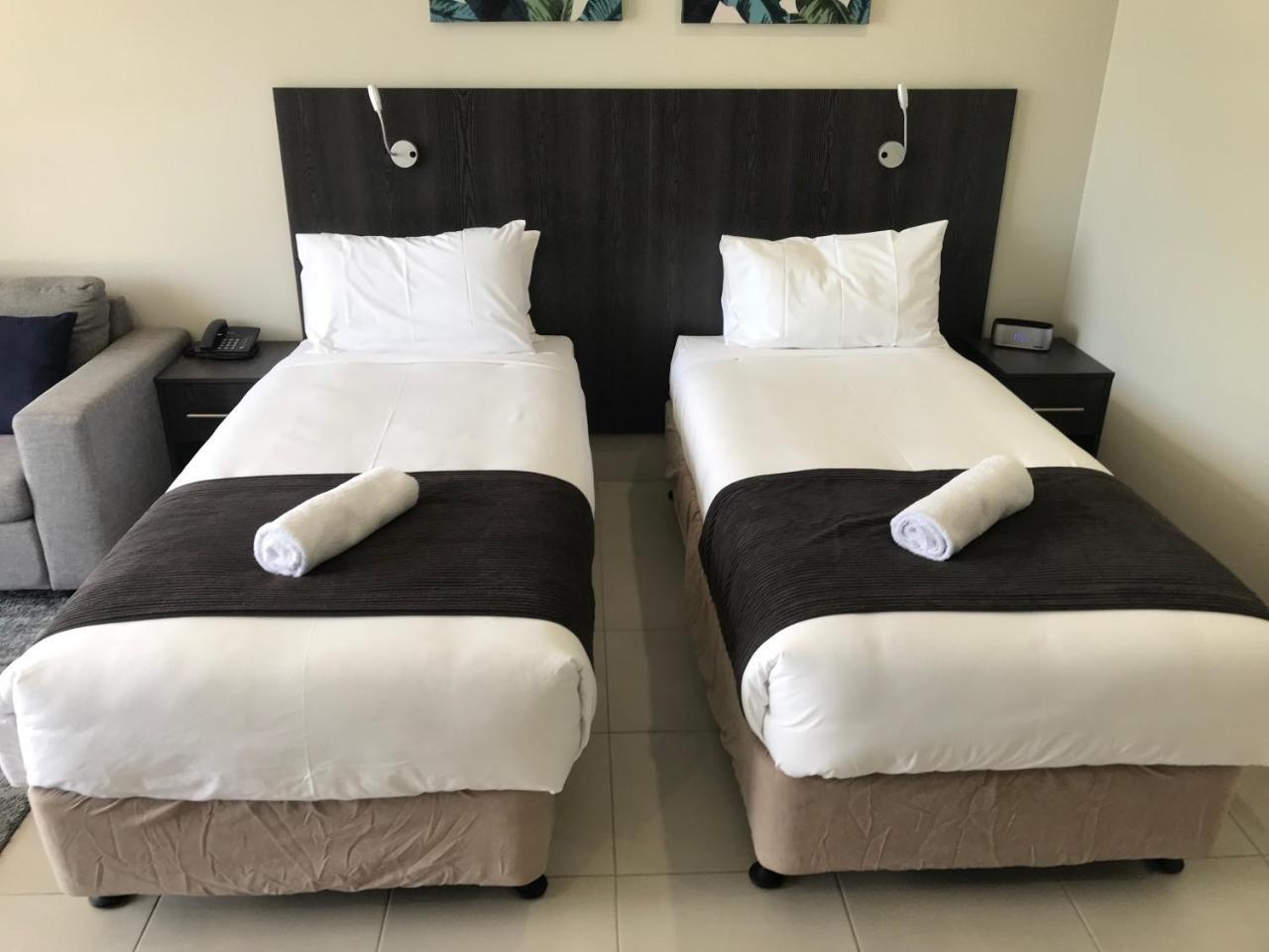 Sunshine Tower Hotel Кернс Екстериор снимка